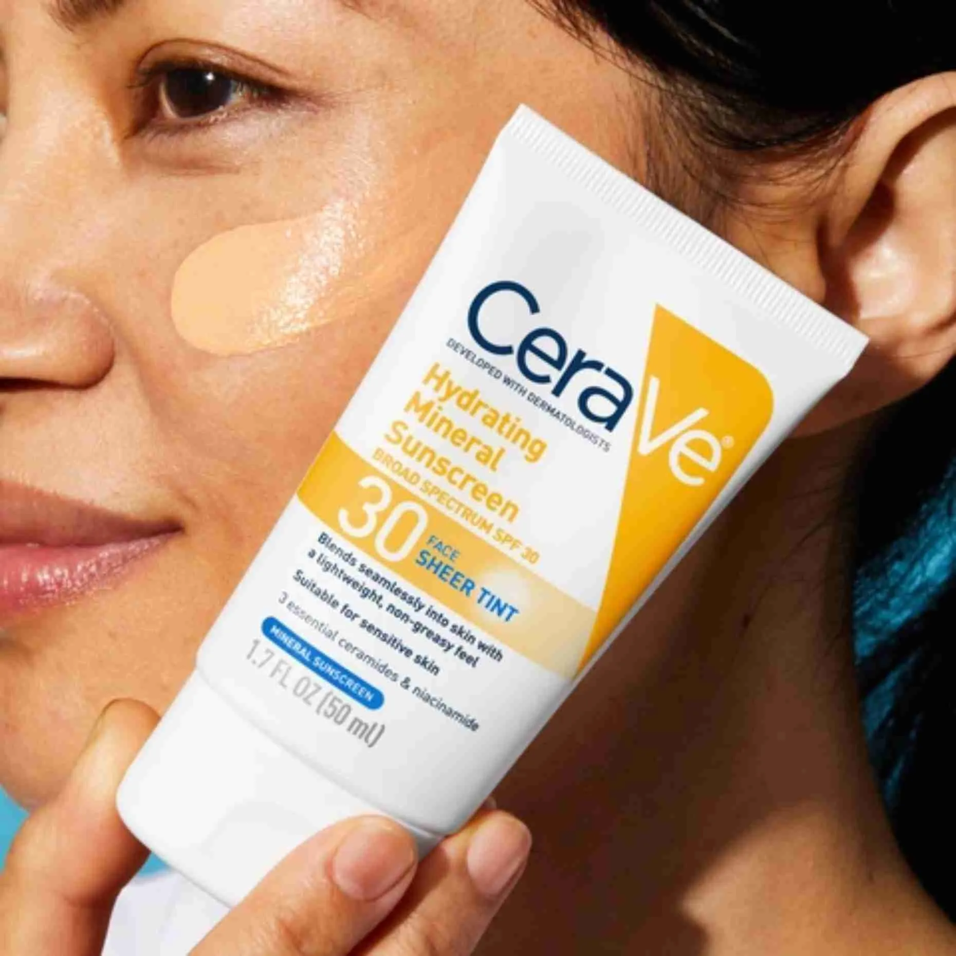 CeraVe Hydrating Mineral Sunscreen SPF 30 Face Sheer Tint 50ml gallery image